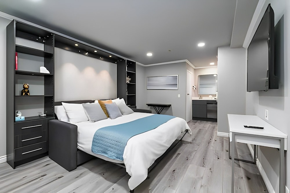 Luxury Presidential Suite (309)