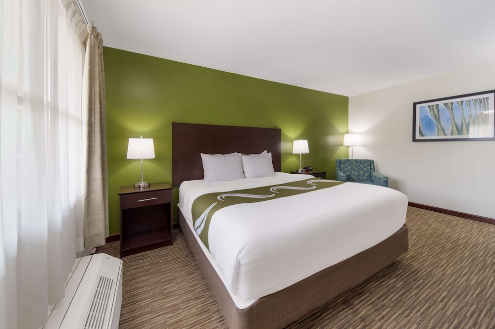 Standard Room, 1 King Bed, Non Smoking - Photo 1