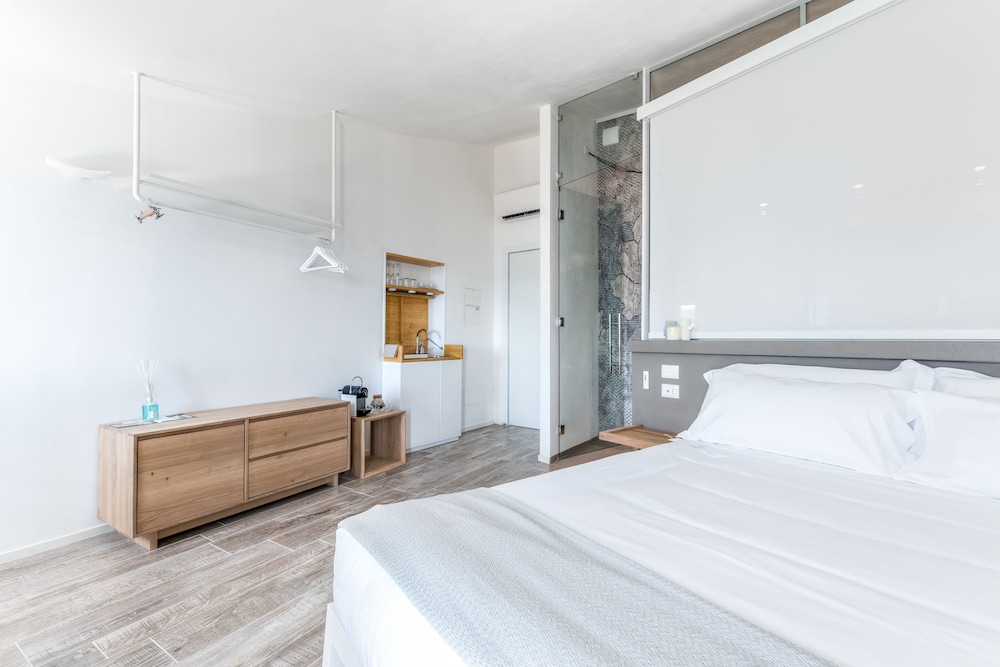 Honeymoon Suite photo 3