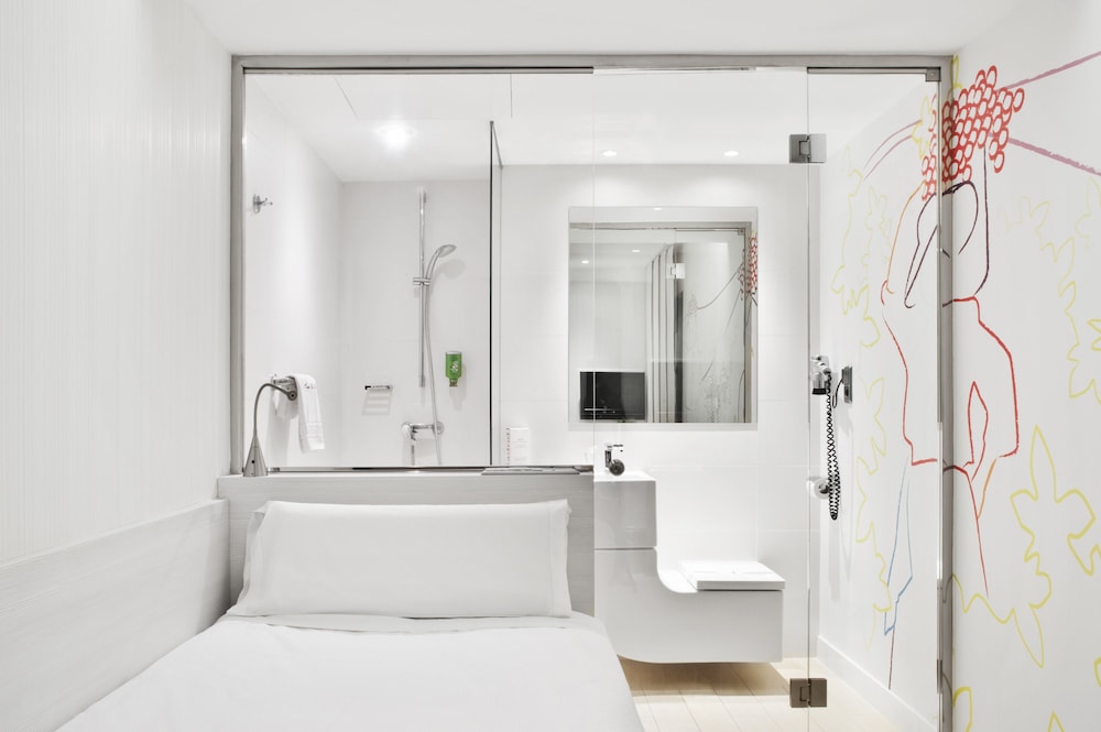Basic Single Room, 1 Twin Bed (Inward-facing) photo 2