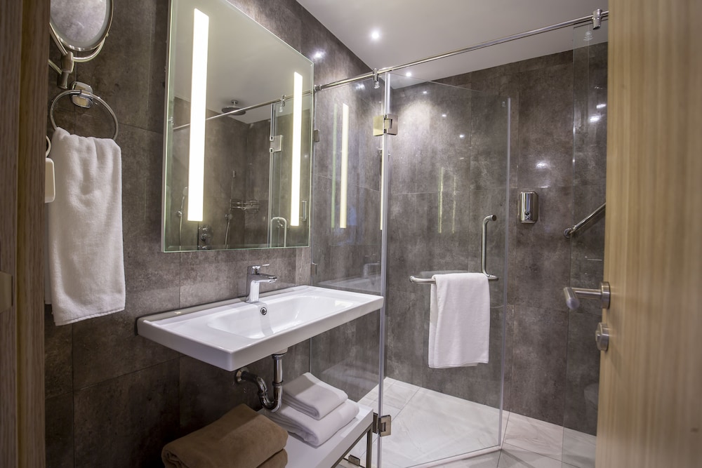 Deluxe Triple Room - Photo 9
