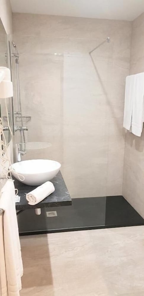 Superior Double Room - Photo 9