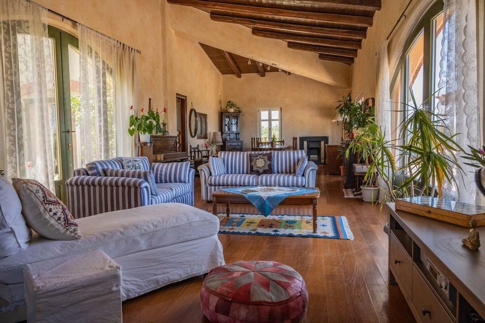 Villa, Smoking