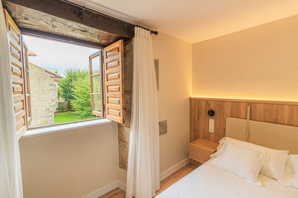 Deluxe Double Room, City View photo 2