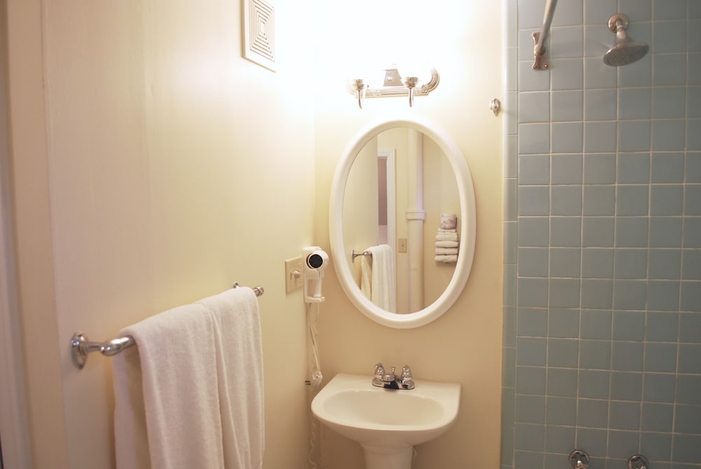 Deluxe Double Room, Ensuite (Room 12) - Photo 4