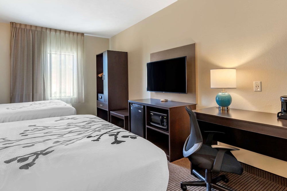 Suite, 2 Queen Beds, Non Smoking - Photo 2