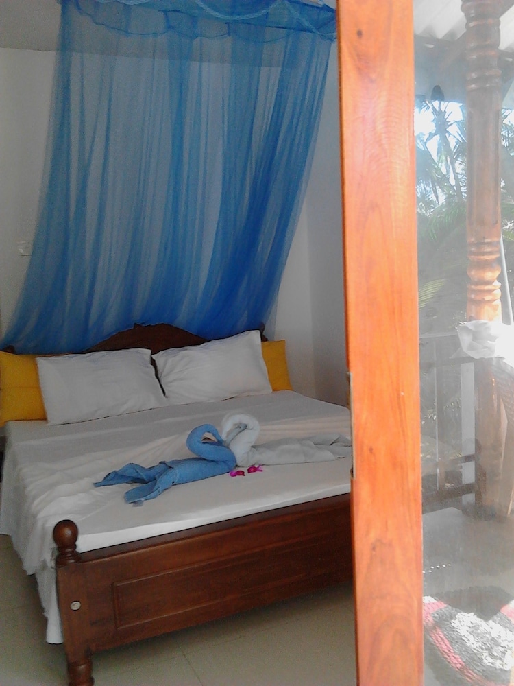 Standard Room A/C photo 3