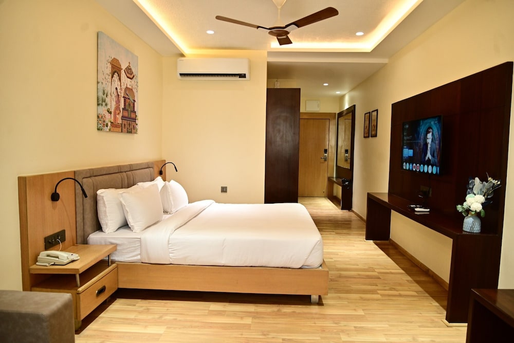 Deluxe Room, City View photo 2