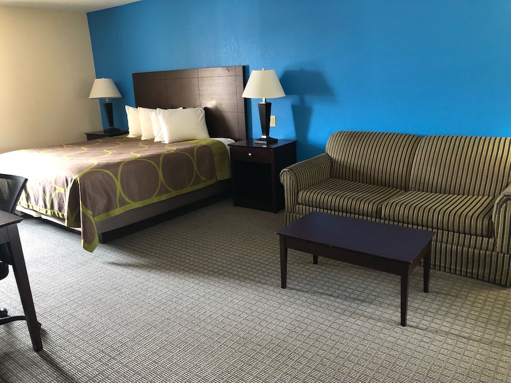 Suite, 1 King Bed photo 1