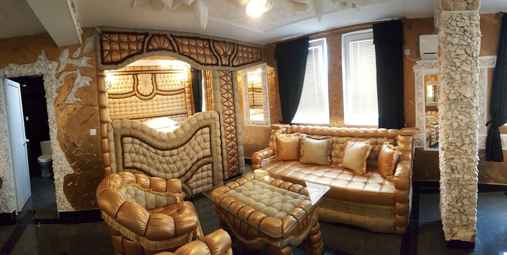 Presidential Suite, Private Pool (Sauna and Room Service free of charge)
