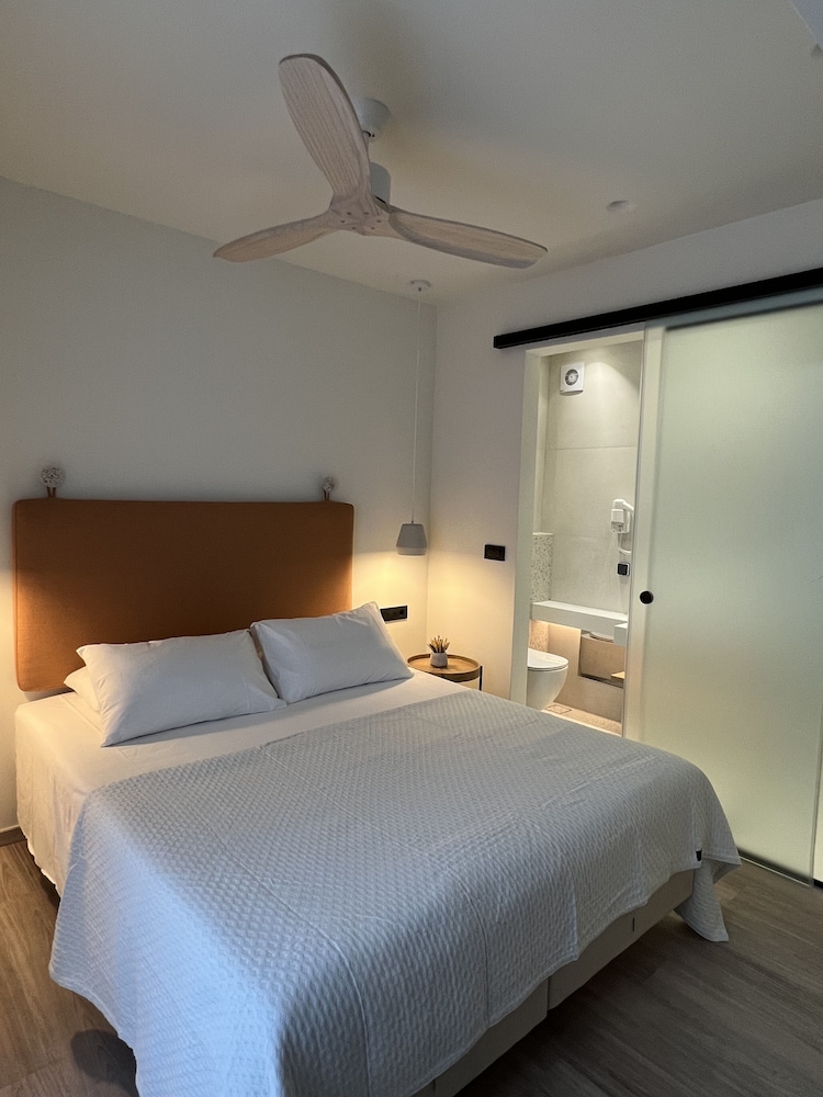 Deluxe Quadruple Room photo 3