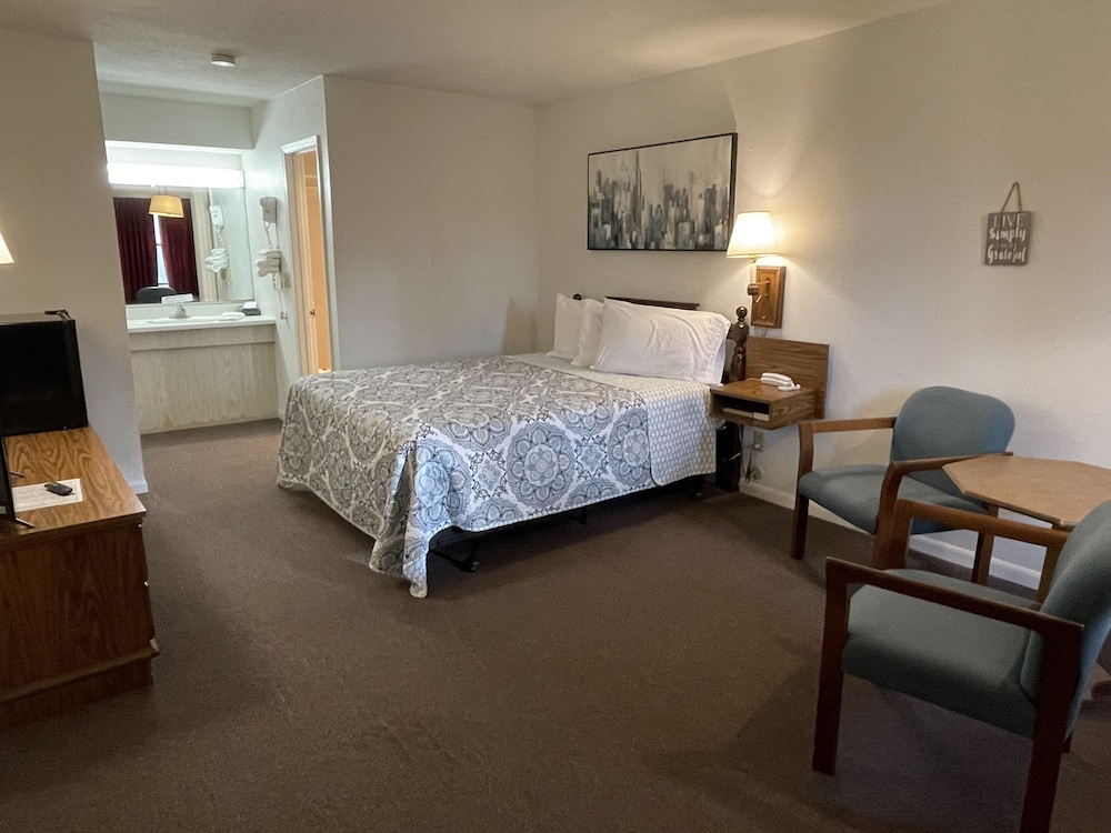 Standard Room, 1 Queen Bed, Non Smoking photo 1