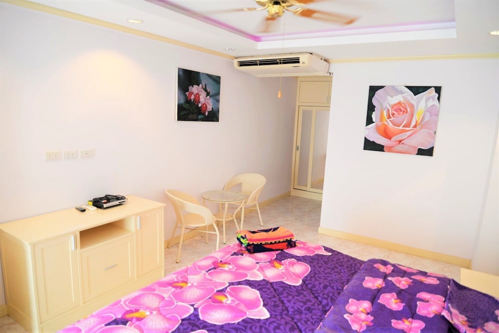 room photo