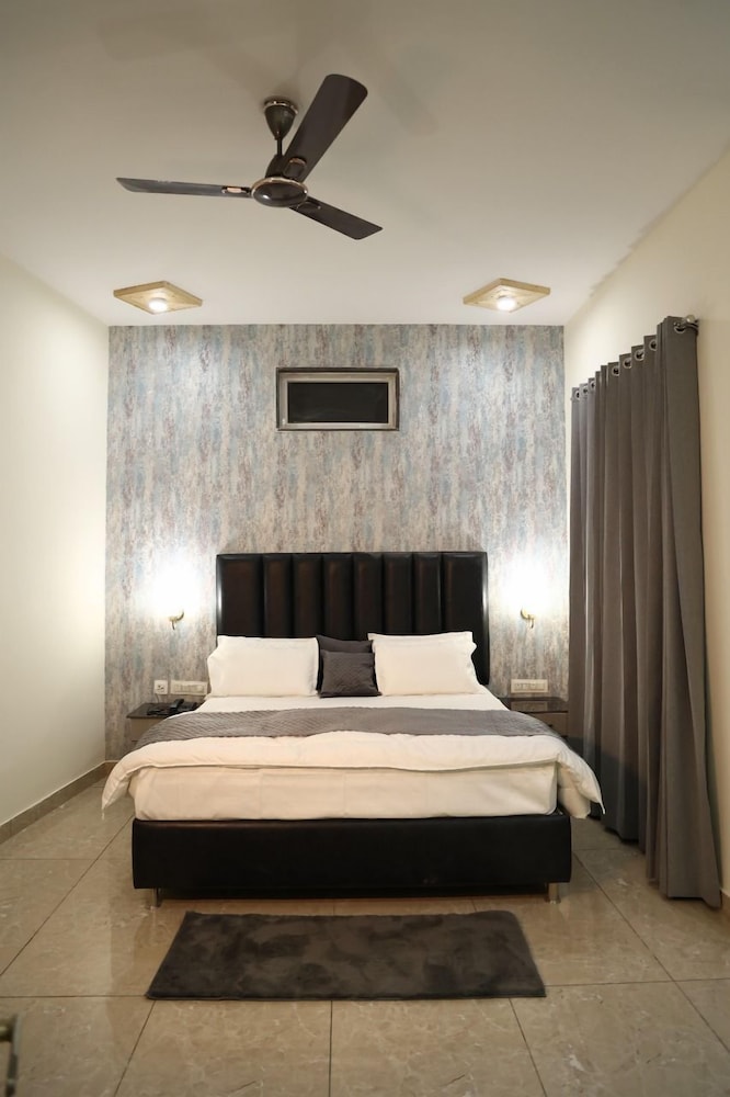 Premium Room, Balcony, Mountain View photo 2