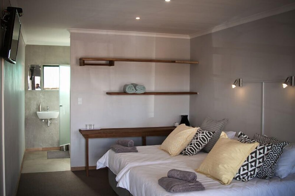 Standard Room photo 2