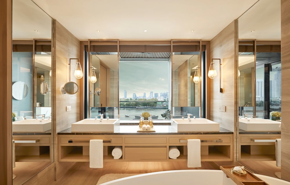 Premier Twin Room (Riverfront)