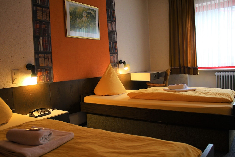 Double or Twin Room - Photo 5