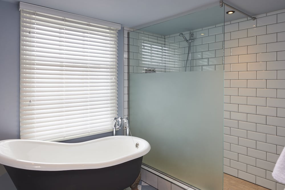 Deluxe Double Room - Photo 10