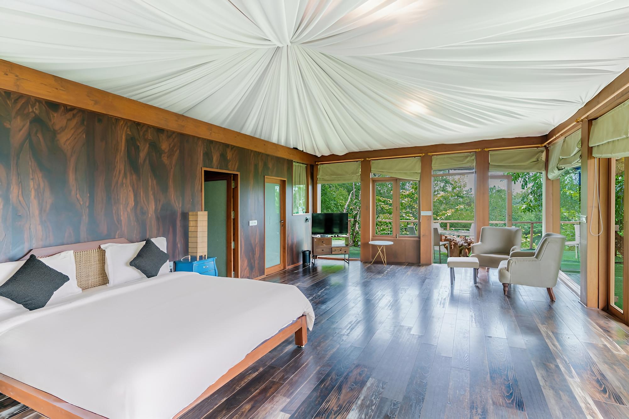 Luxury Tree House photo 3