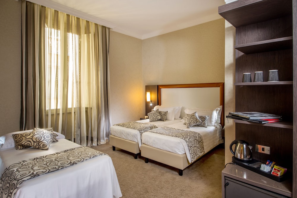 Classic Triple Room photo 1