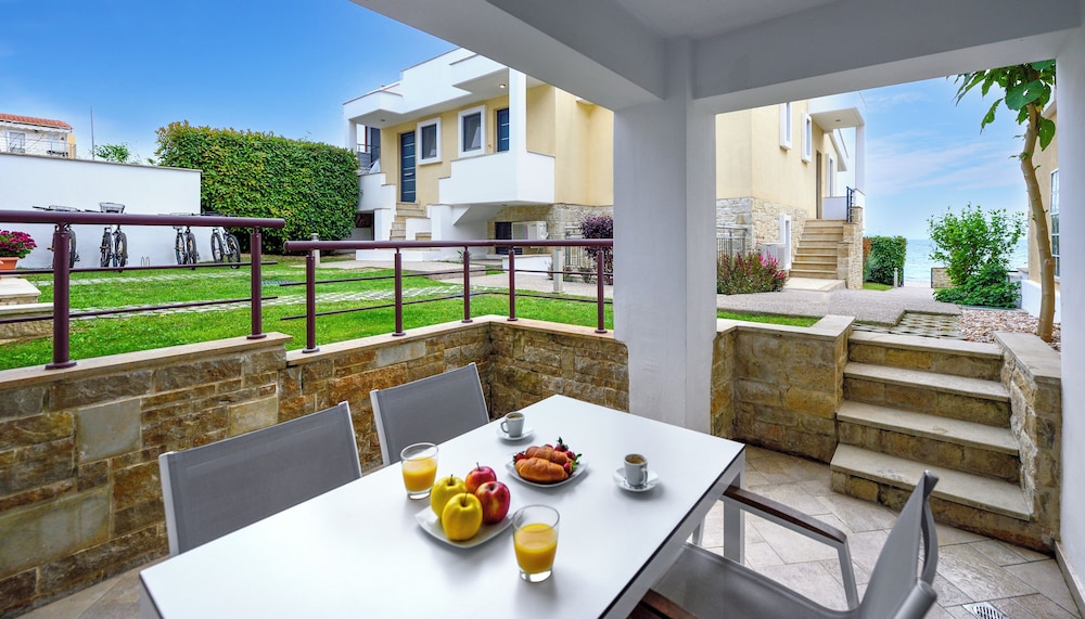 Deluxe Apartment, Garden View (Ground floor) photo 2