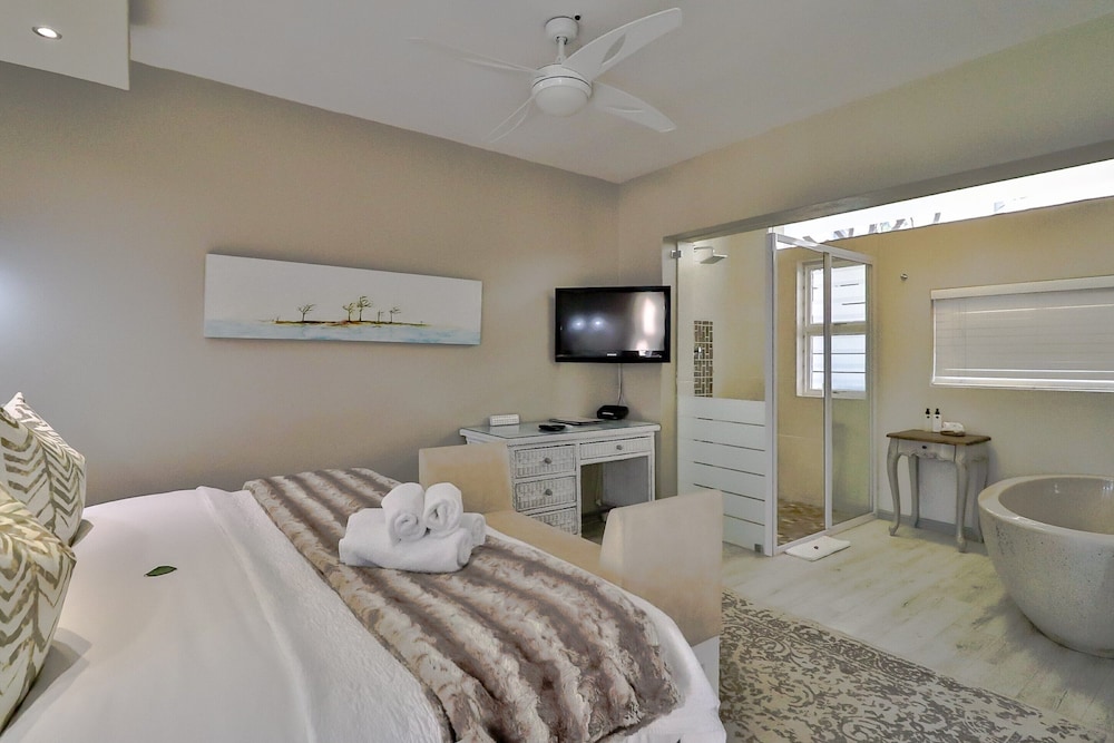 Courtyard Room photo 2