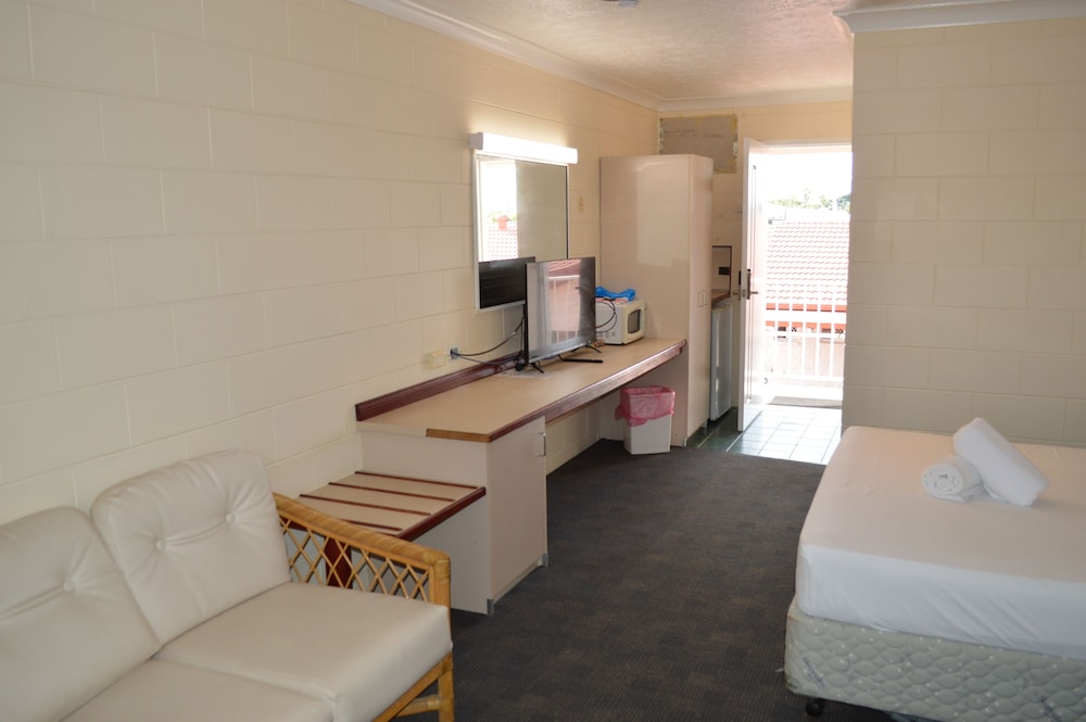 Standard Double Room, 1 Bedroom, Pool View photo 3