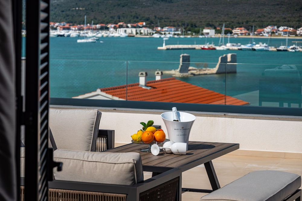 Deluxe Penthouse, Sea View photo 2