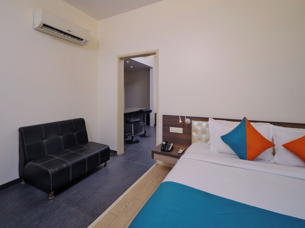 Deluxe Room - Photo 21