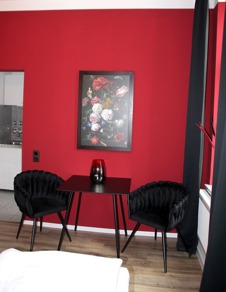 Basic Studio - Photo 9