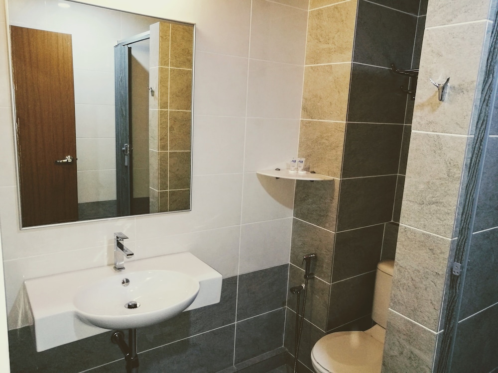Standard Double Room, 1 King Bed, City View photo 2