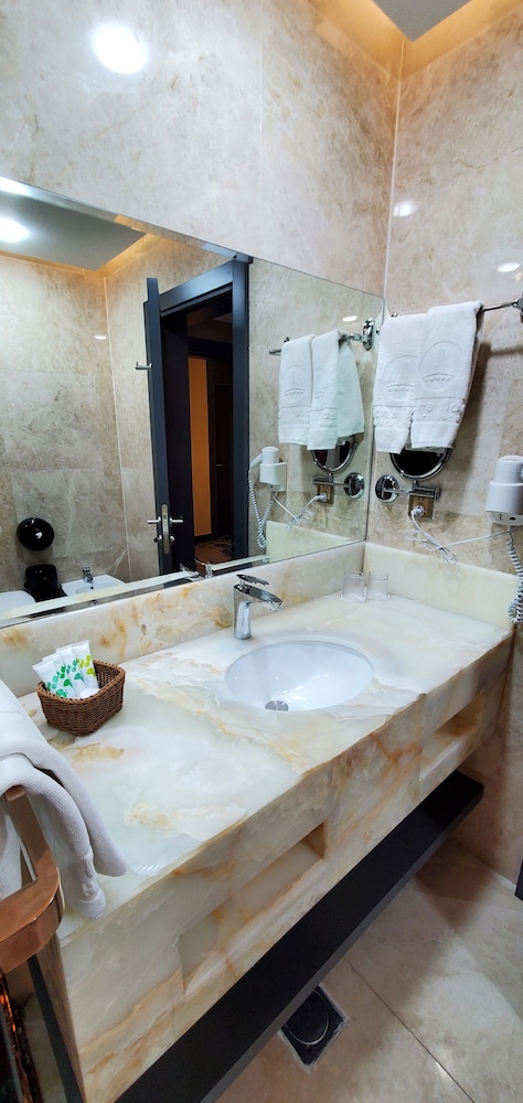Luxury Double Room - Photo 8