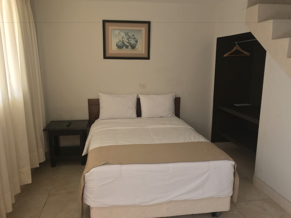 Standard Double Room, 1 King Bed photo 3