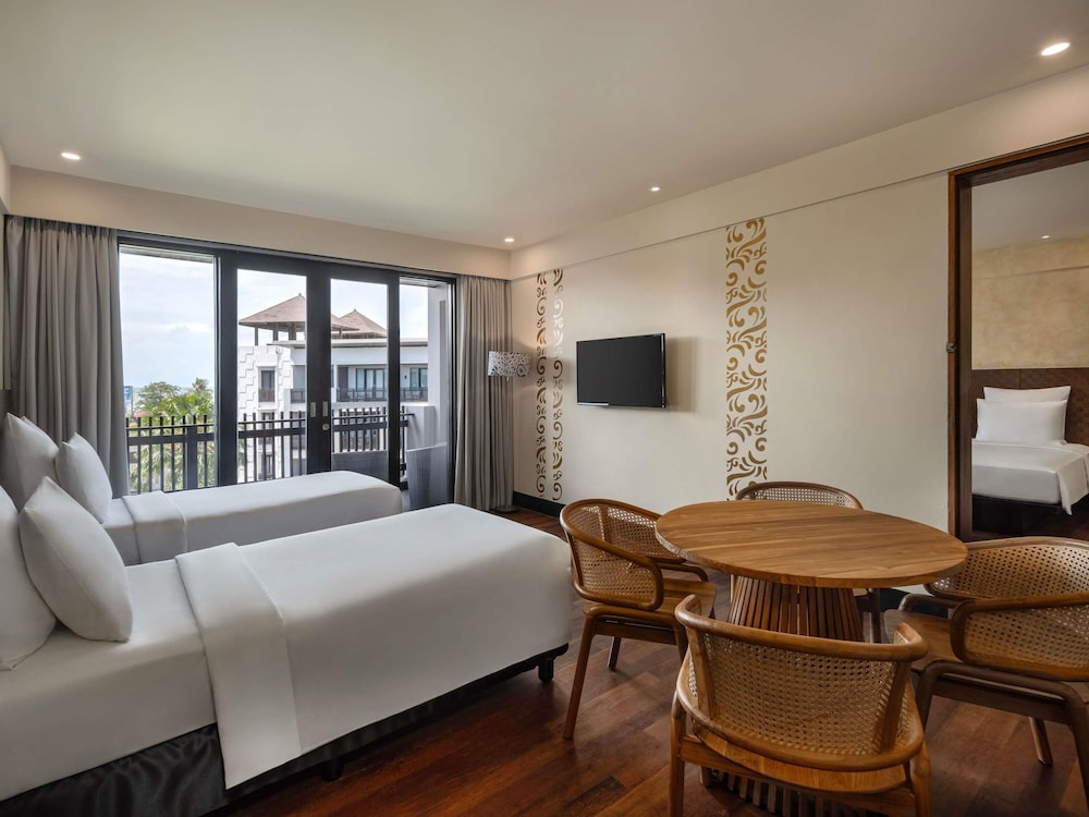 Family Suite, Multiple Beds, Garden View (Junior) - Photo 2