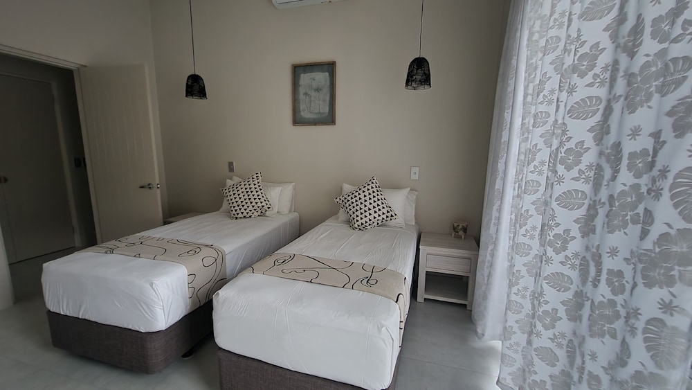 Luxury Villa photo 1