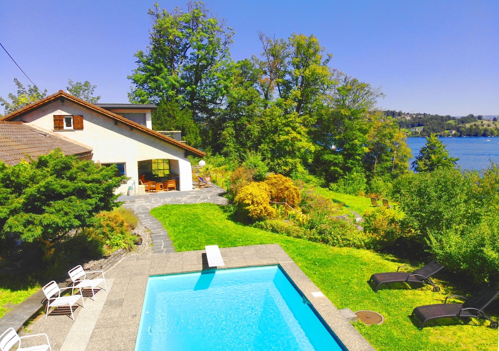Exclusive Villa, Lake View photo 1