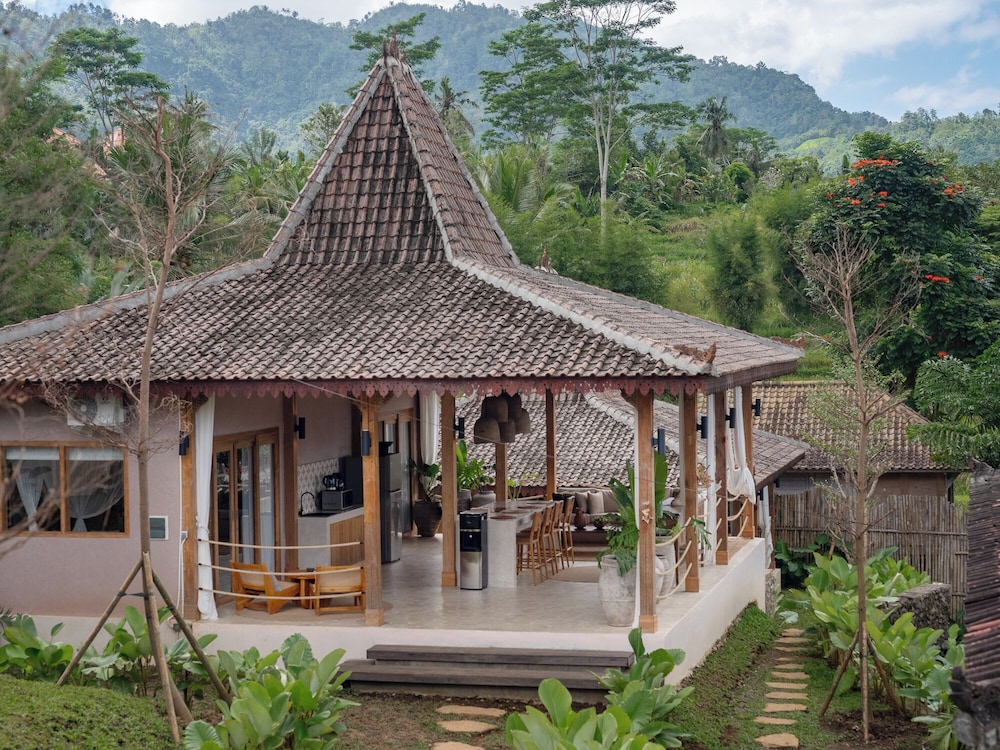 Deluxe Villa, Balcony, Garden View photo 1