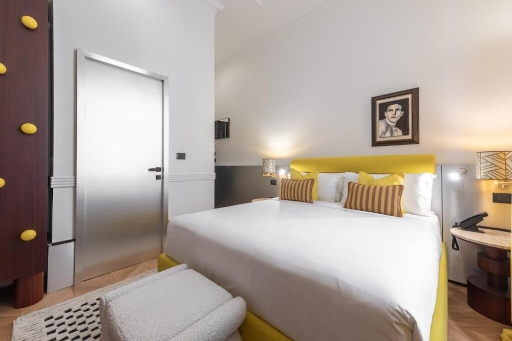Deluxe Room, 1 Double Bed, Balcony, City View