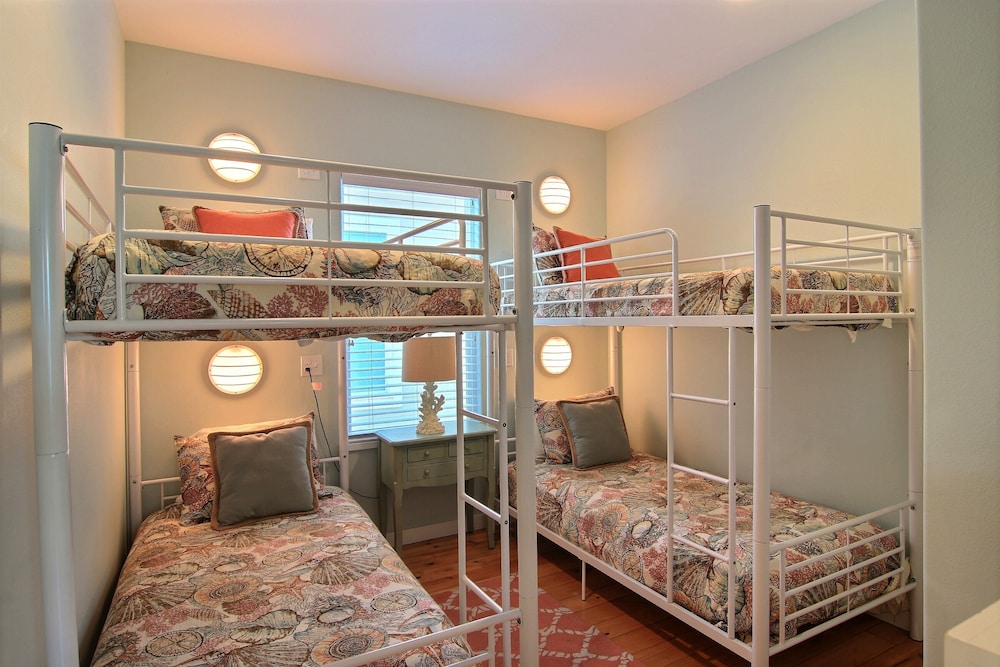 House (4 Bedrooms)
