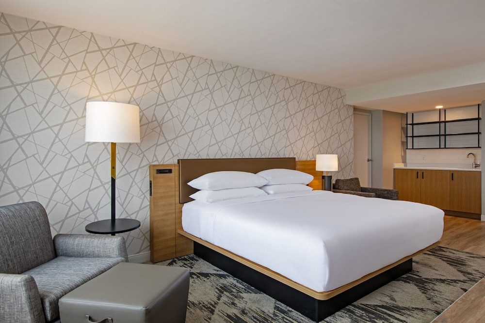Club Room, 1 King Bed photo 2