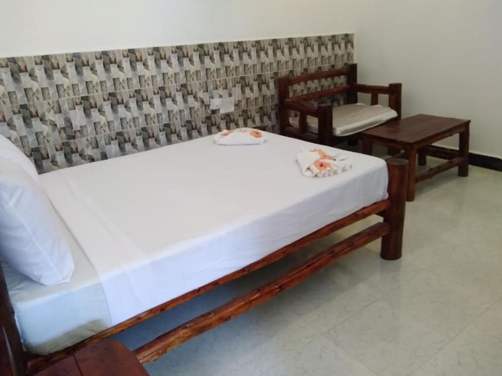 Twin Room, Shared Bathroom