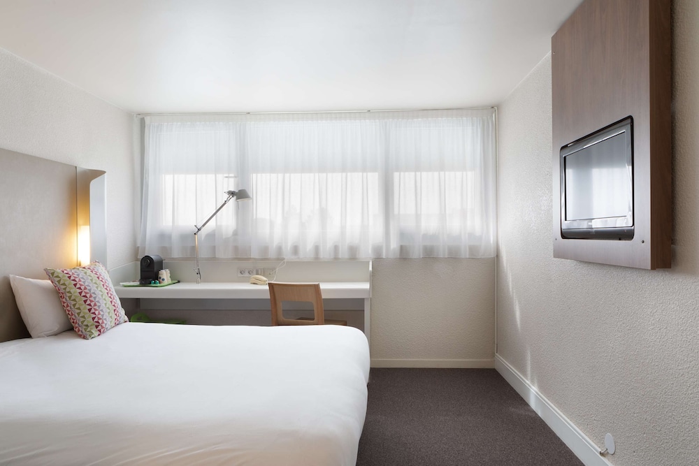 Standard Room, Multiple Beds - Photo 5