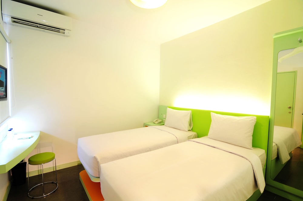Standard Room (Hollywood) photo 2