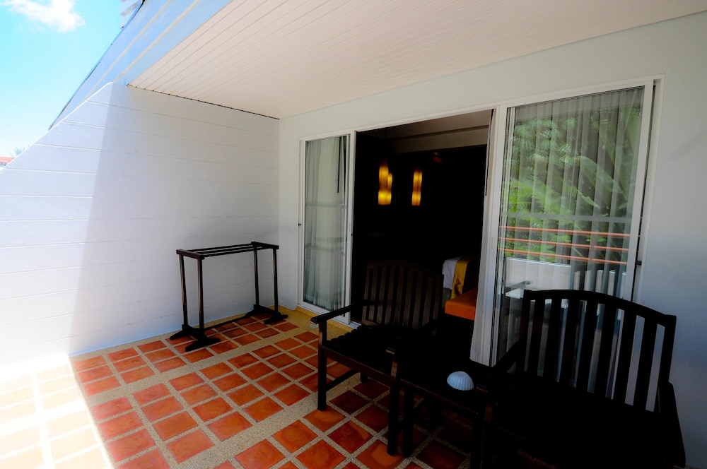 Premium Deluxe Room - Photo 15