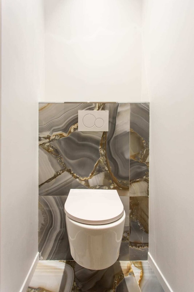 Gallery Apartment (8) photo 2