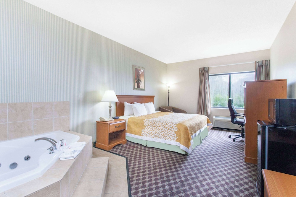 Deluxe Room, 1 King Bed, Non Smoking - Photo 1