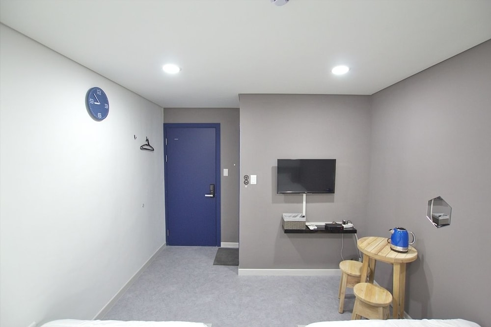 Basic Triple Room photo 2