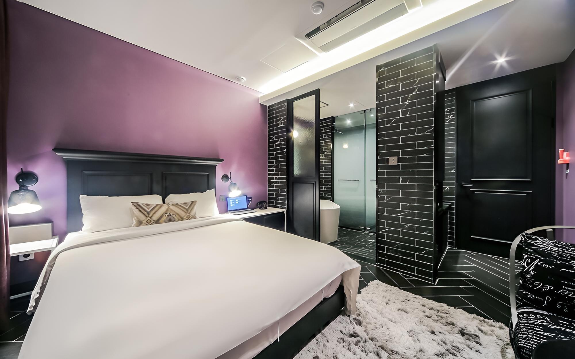 Room (Deluxe (Bathtub))