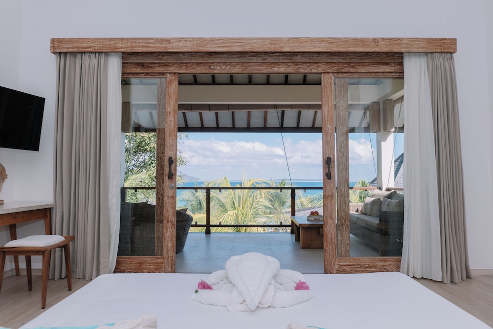 Luxury Suite, 1 Bedroom, Ocean View - Photo 5