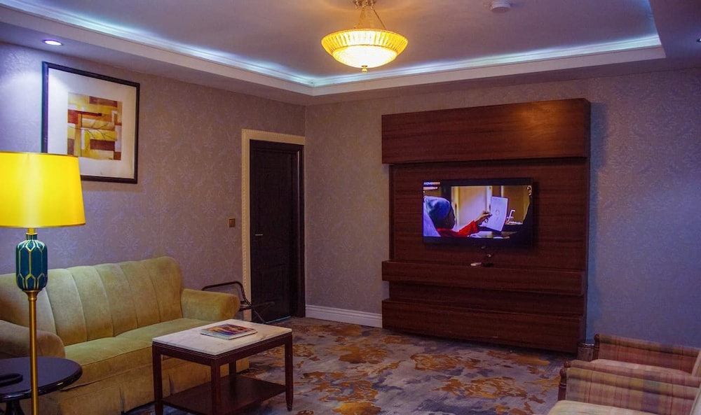 Superior Suite, City View